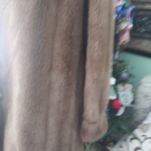 Faux fur warm caramel colored soft jacket - Picture 8 of 8